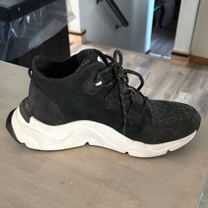 Stylish Black Sorel women’s Sneakers